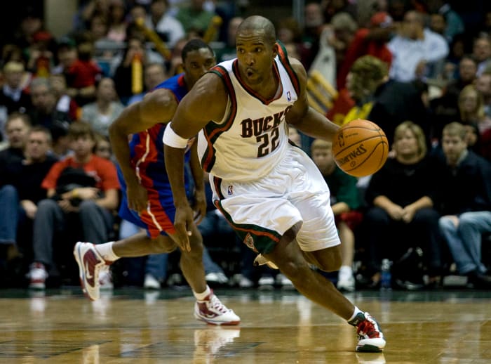 Milwaukee Bucks guard Michael Redd (22) heads up court